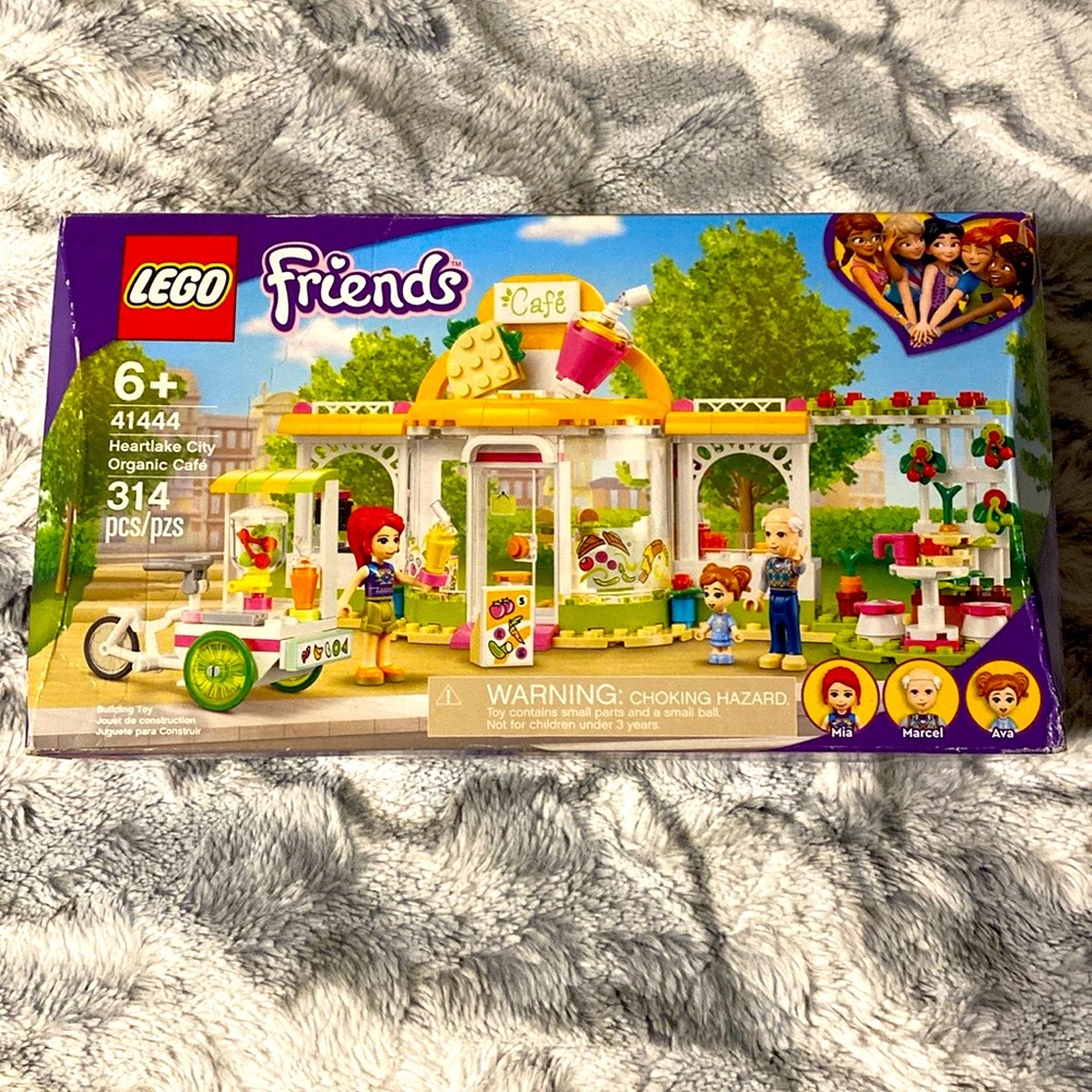 LEGO Friends Heartlake City Organic Café 41444 Building Kit, Factory Sealed